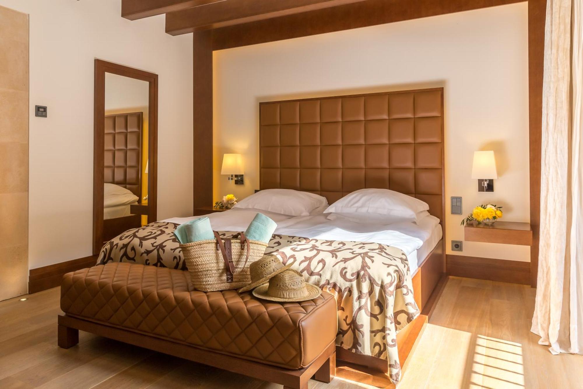 Castell Son Claret - The Leading Hotels Of The World Es Capdella Exterior photo