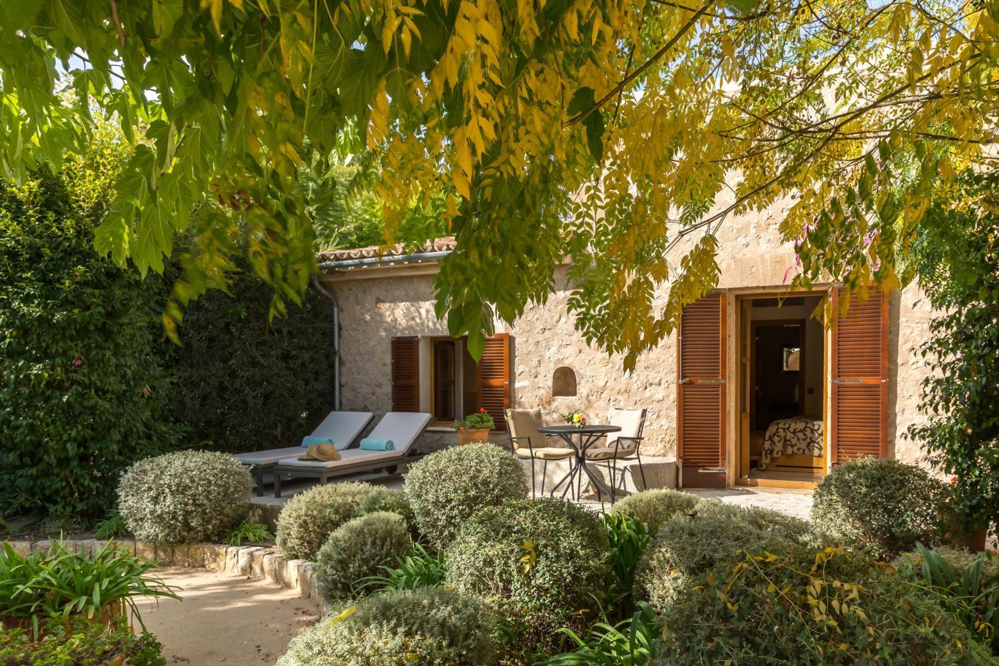 Castell Son Claret - The Leading Hotels Of The World Es Capdella Exterior photo