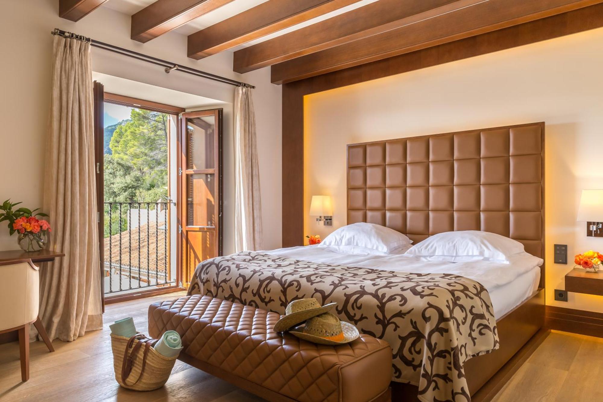 Castell Son Claret - The Leading Hotels Of The World Es Capdella Exterior photo