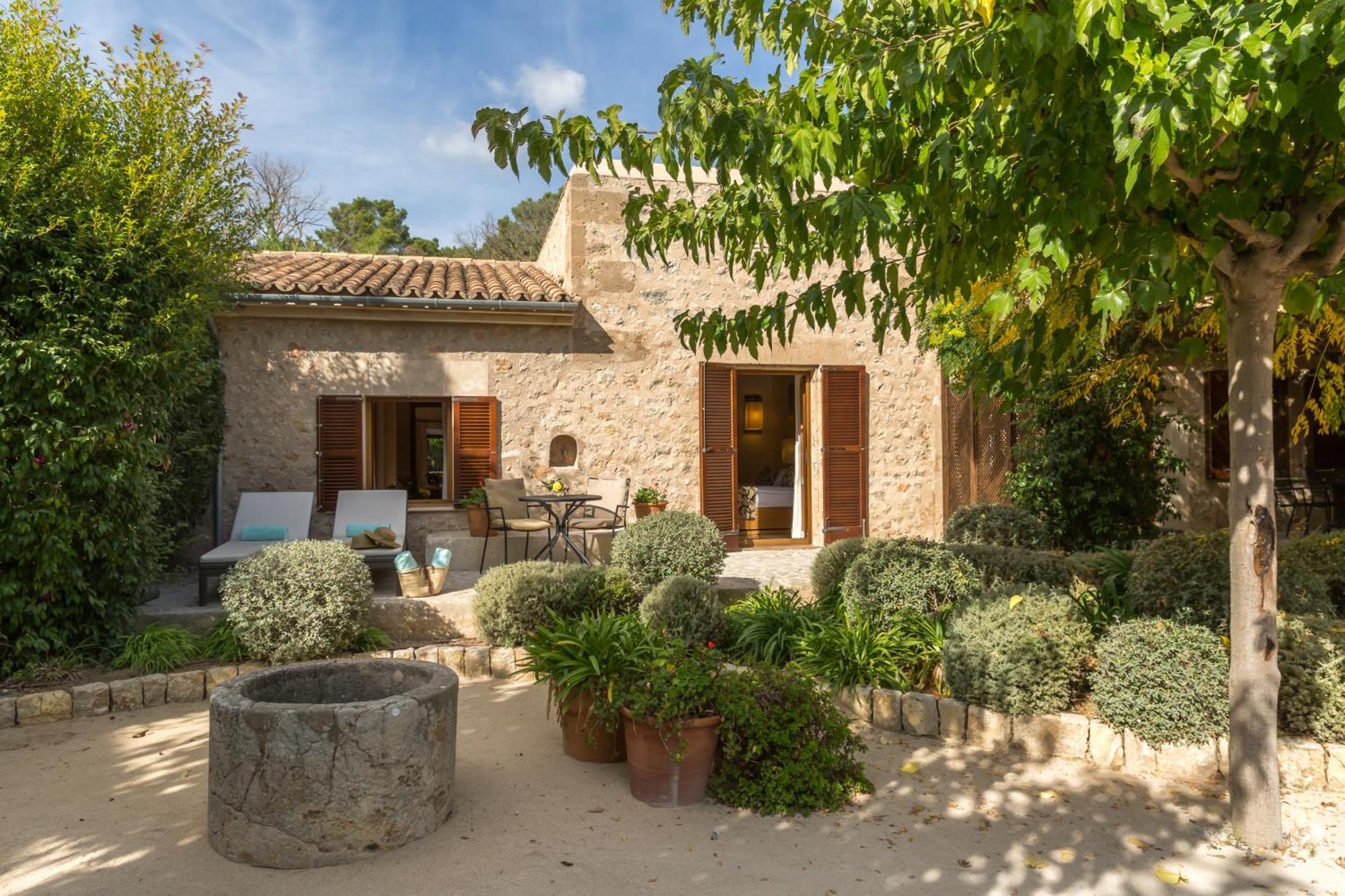 Castell Son Claret - The Leading Hotels Of The World Es Capdella Exterior photo