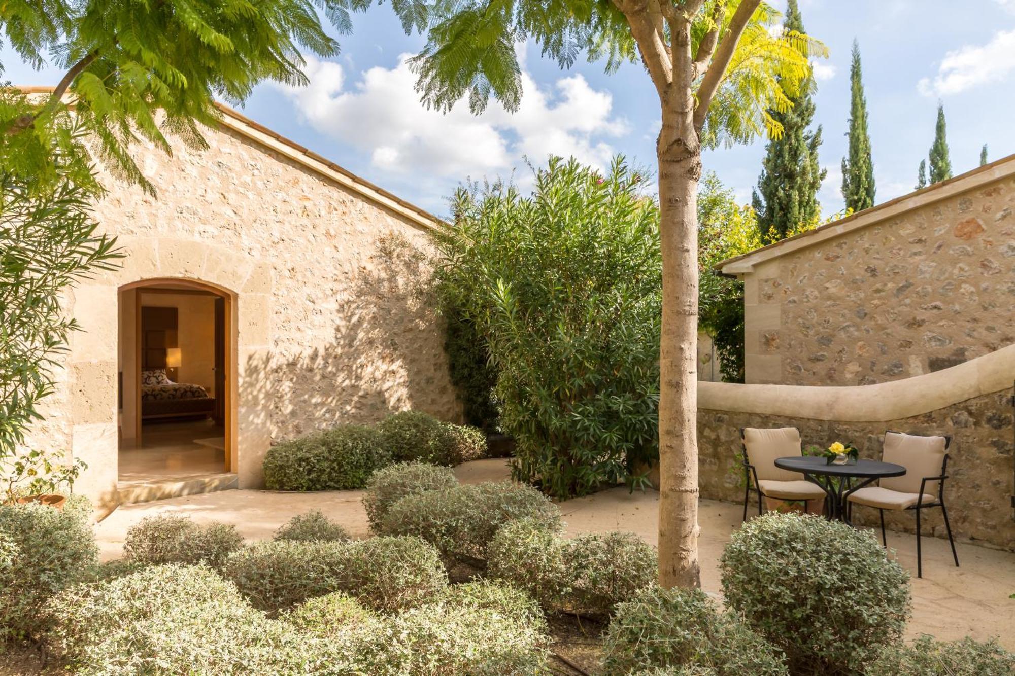 Castell Son Claret - The Leading Hotels Of The World Es Capdella Exterior photo
