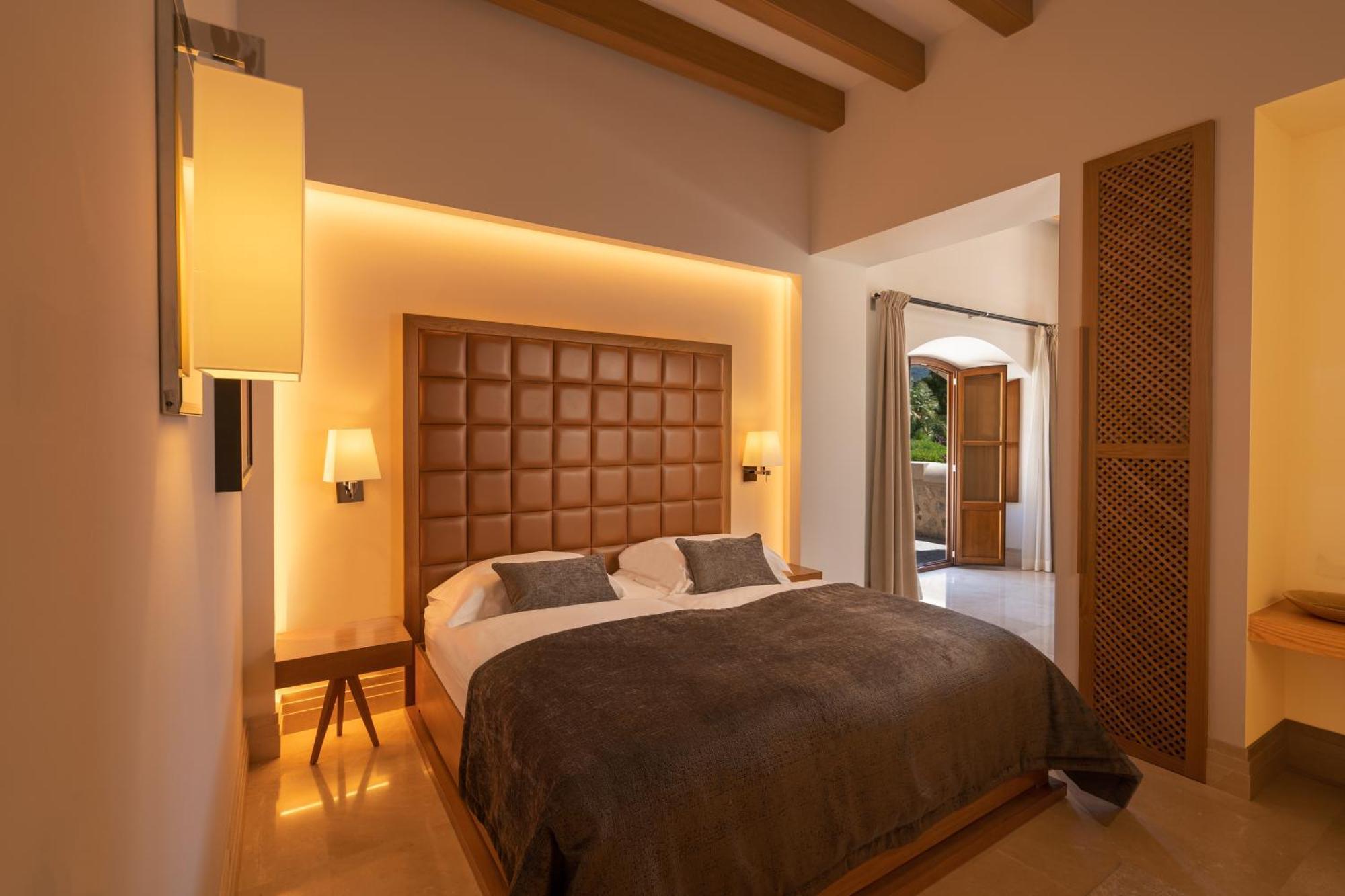 Castell Son Claret - The Leading Hotels Of The World Es Capdella Exterior photo