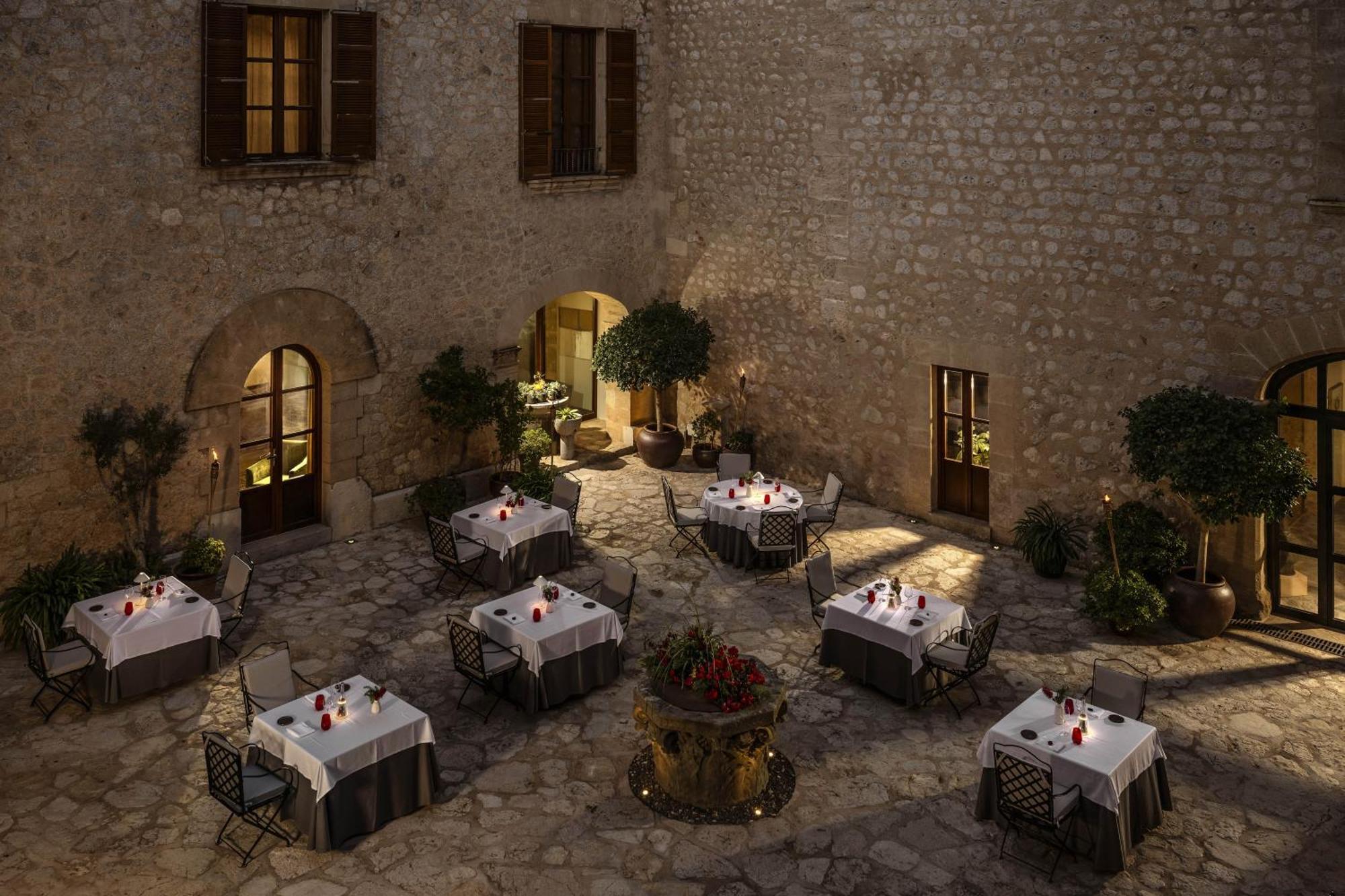 Castell Son Claret - The Leading Hotels Of The World Es Capdella Exterior photo